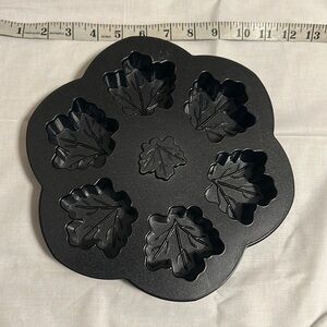 Nordic Ware Leaf Pan, Autumn Leaves